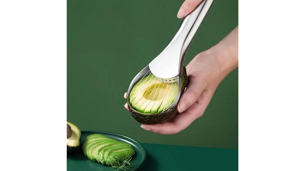 2 in 1 avocado cutter