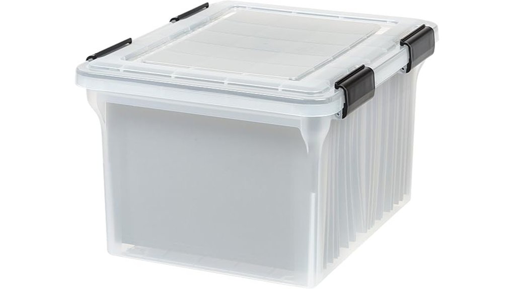 iris weatherpro 32 quart plastic