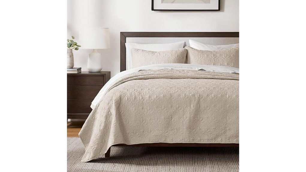quebec quilt set cream